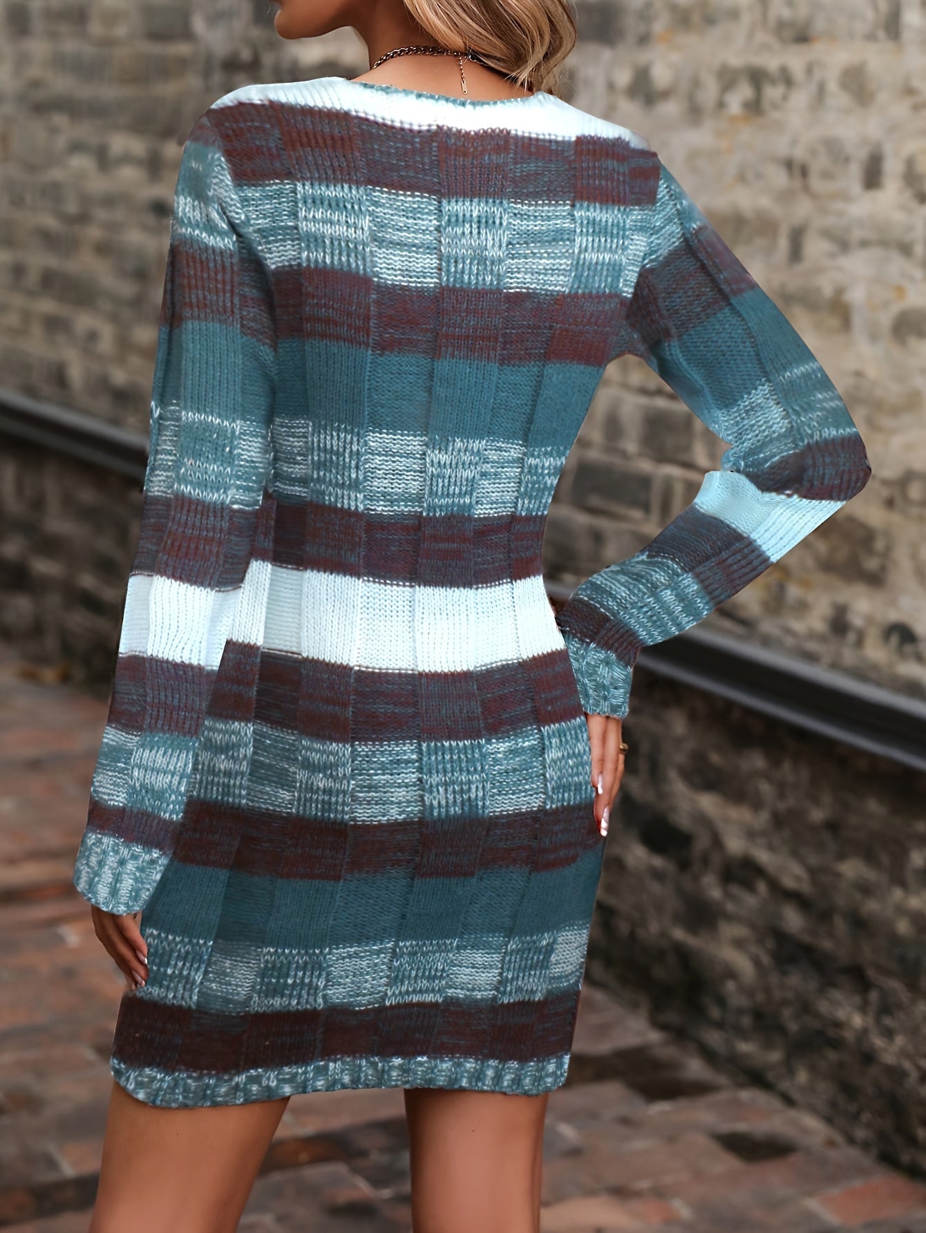 SOPHIA & ROSE | Color‑Block V‑Neck Knit Dress